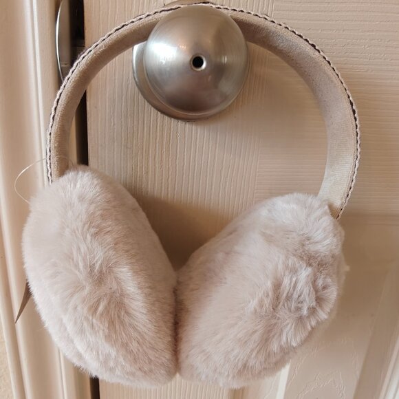 Aztec Earmuffs - Picture 2 of 4